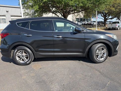 Used 2017 Hyundai Santa Fe Sport image 2