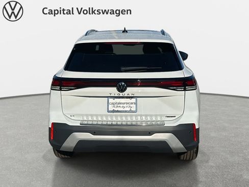 New 2026 Volkswagen Tiguan SE image 5