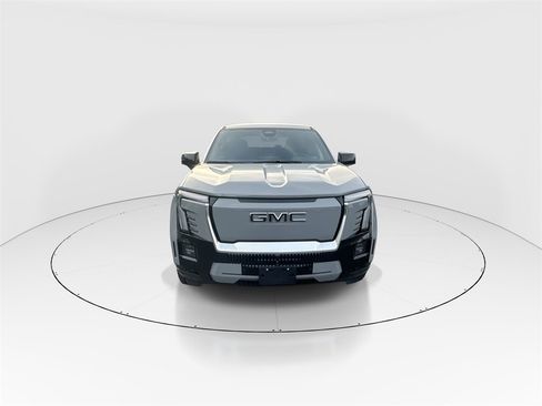 Used 2025 GMC Sierra EV Denali image 3