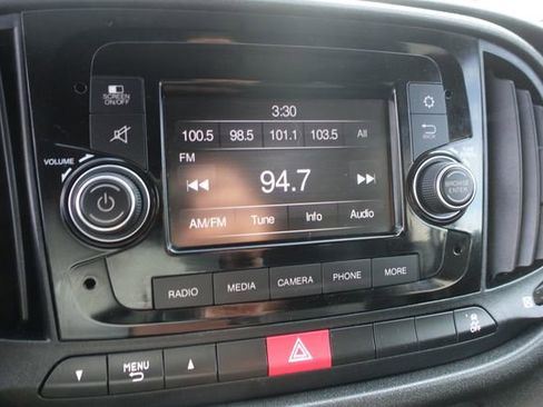 Used 2022 RAM ProMaster City Base image 17