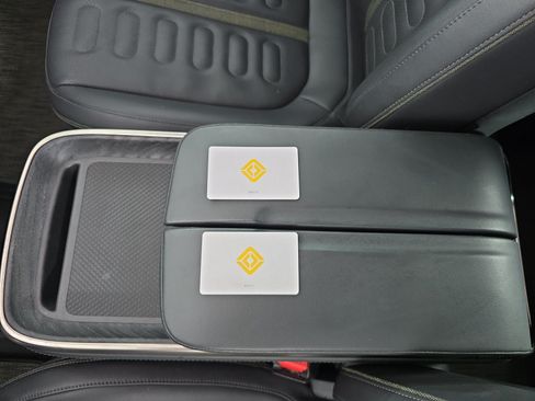 Used 2022 Rivian R1T Adventure AWD/4WD image 29