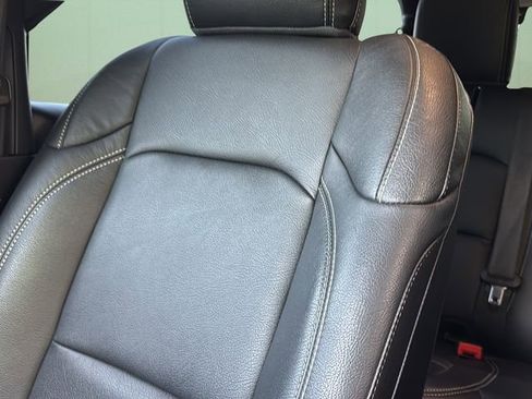 Certified 2022 Jeep Wrangler Unlimited Sport w/ Xtreme Recon 35" Tire Package image 40