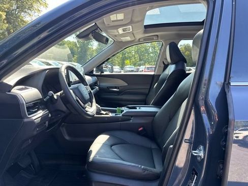 Used 2025 Toyota Grand Highlander AWD image 15