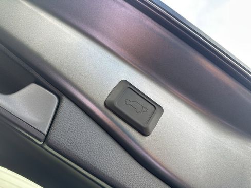 Certified 2025 Toyota RAV4 SE image 43