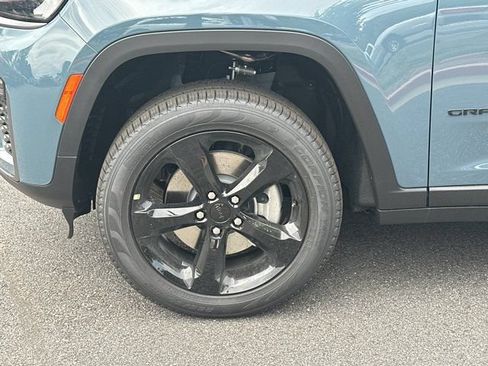 New 2026 Jeep Grand Cherokee L Limited AWD/4WD image 11
