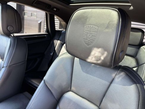 New 2026 Porsche Macan image 21