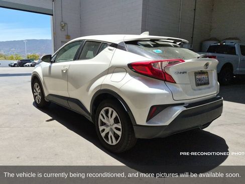 Used 2019 Toyota C-HR LE FWD image 8
