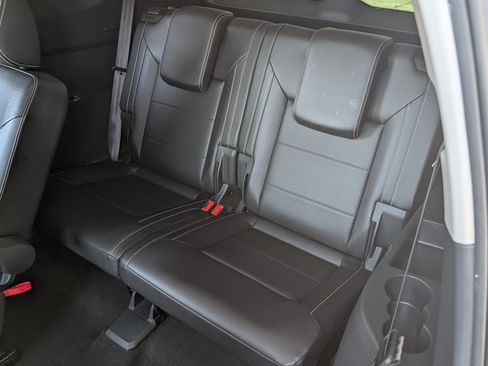Used 2021 Volkswagen Atlas SE w/ Panoramic Sunroof Package FWD image 19
