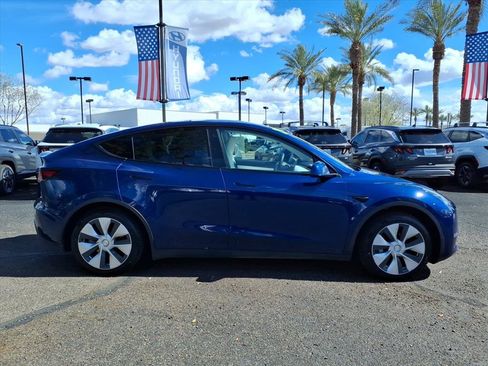 Used 2021 Tesla Model Y 2WD image 4