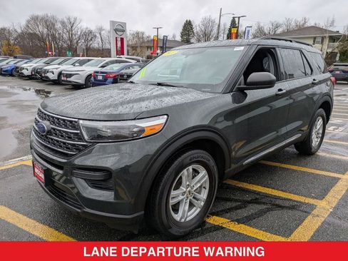 Used 2022 Ford Explorer XLT image 8