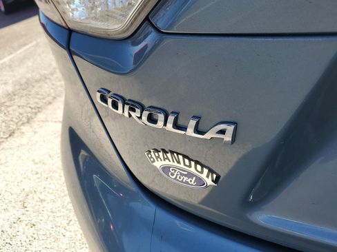 Used 2021 Toyota Corolla LE w/ LE Convenience Package image 10