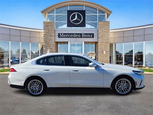 Used 2025 BMW 530i xDrive image 5