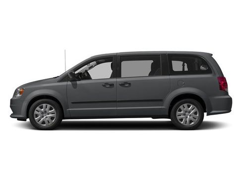 Used 2017 Dodge Grand Caravan SE image 5