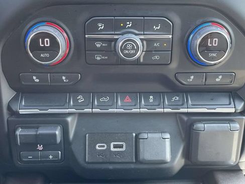 Used 2022 Chevrolet Silverado 1500 LT Trail Boss w/ Convenience Package II AWD/4WD image 20