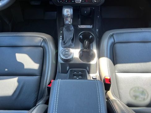 Used 2025 Ford Bronco Outer Banks AWD/4WD image 24