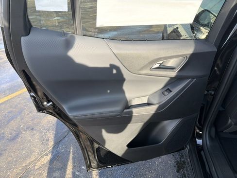 New 2026 Chevrolet Equinox LT image 24
