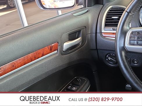 Used 2014 Chrysler 300 RWD image 20