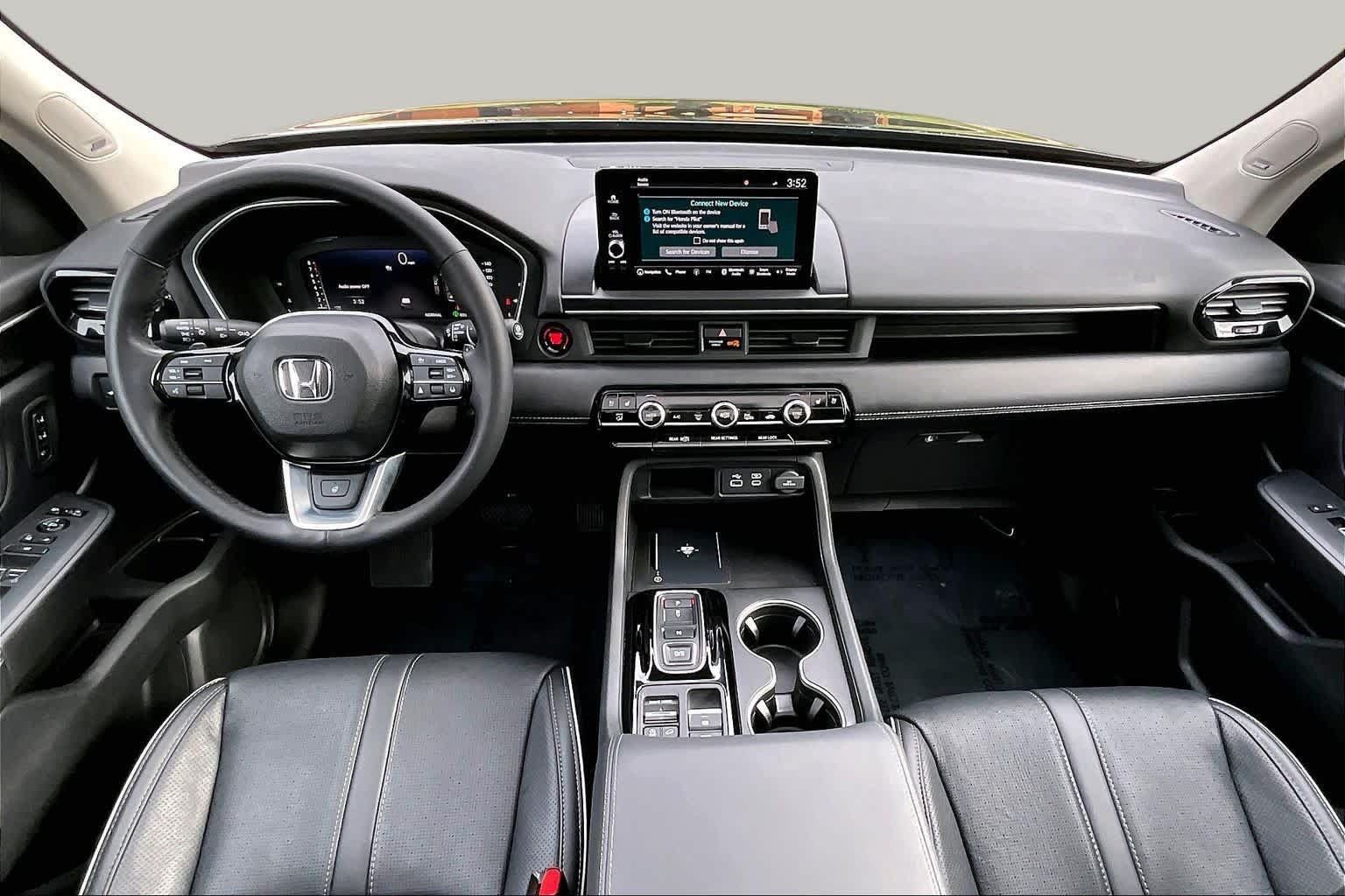 Used 2023 Honda Pilot Elite image 16