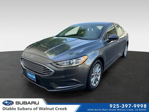 Used 2017 Ford Fusion SE FWD image 1