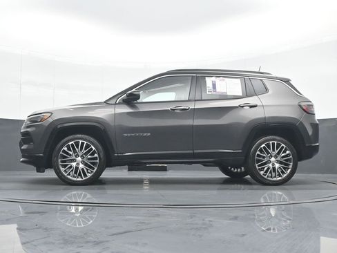 Used 2022 Jeep Compass Limited w/ Elite Group image 17