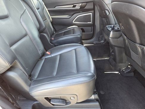 Certified 2023 Kia Telluride S w/ S Sunroof Package AWD/4WD image 16