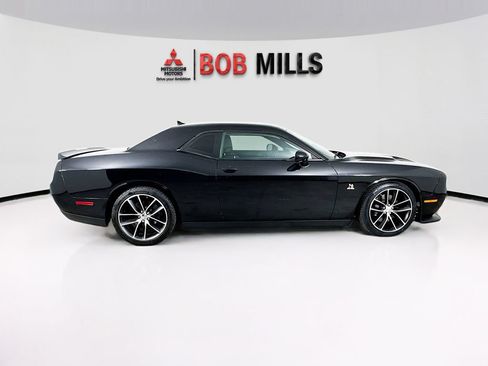 Used 2016 Dodge Challenger R/T Scat Pack w/ Driver Convenience Group RWD image 8