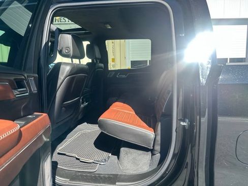 Used 2023 GMC Sierra 1500 Denali Ultimate AWD/4WD image 18