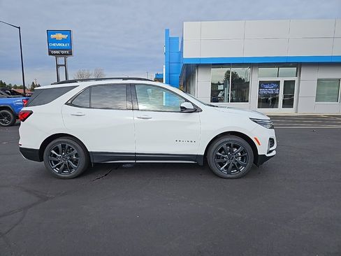 Used 2022 Chevrolet Equinox RS image 2