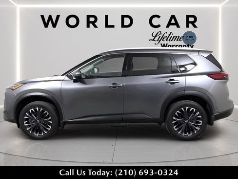 Used 2025 Nissan Rogue SL w/ Tech Package image 10