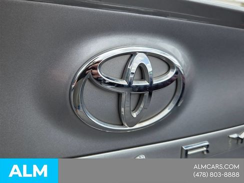 Used 2022 Toyota Camry SE w/ Convenience Package FWD image 13