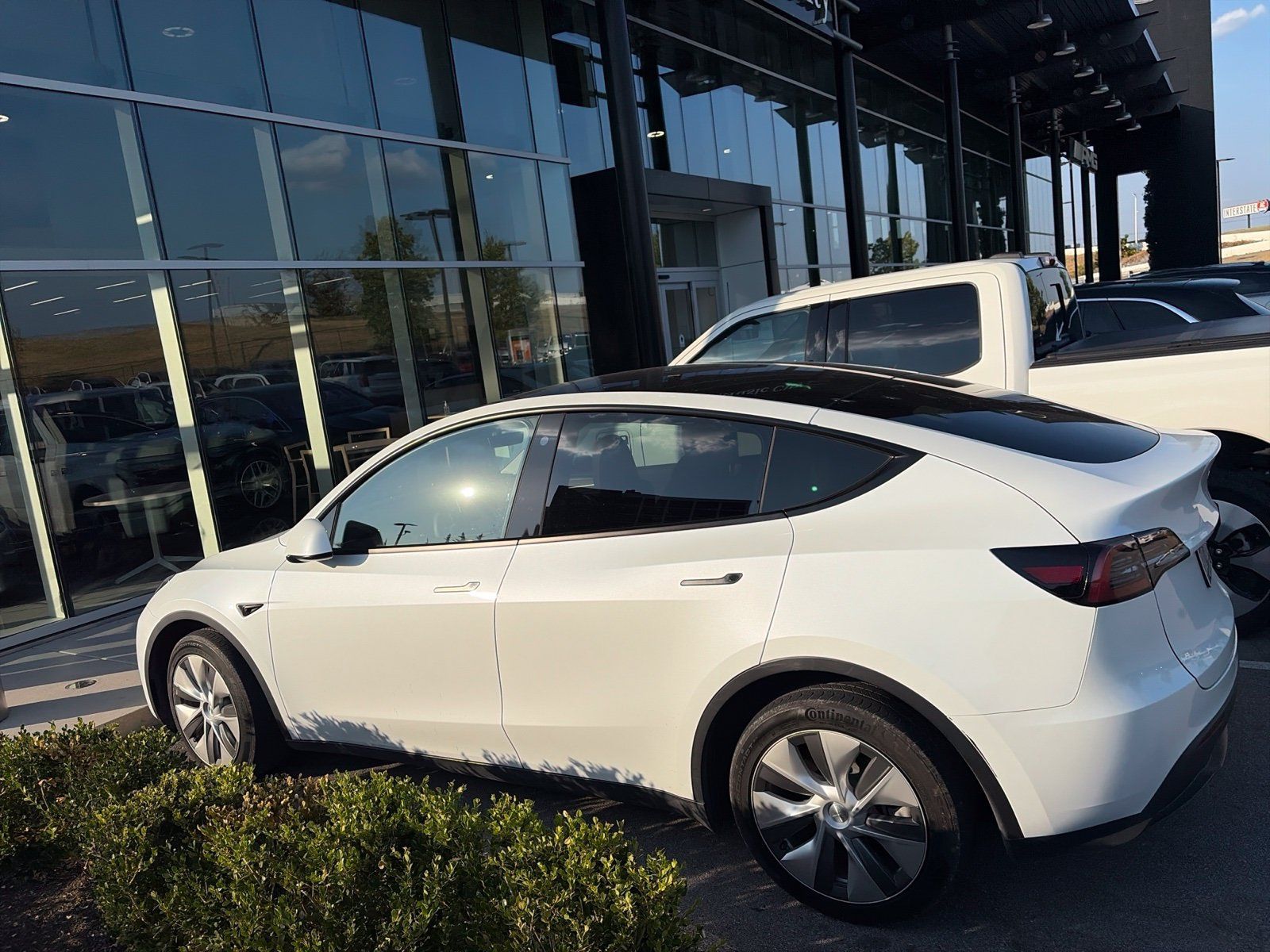 Used 2023 Tesla Model Y Long Range AWD/4WD image 5