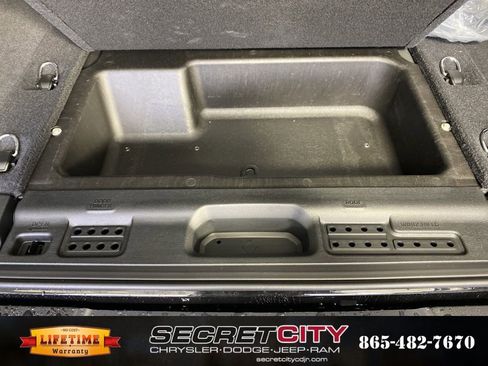 New 2026 Jeep Wrangler Unlimited Rubicon w/ Steel Bumper Group AWD/4WD image 32