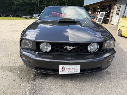 Used 2007 Ford Mustang GT Premium RWD image 2