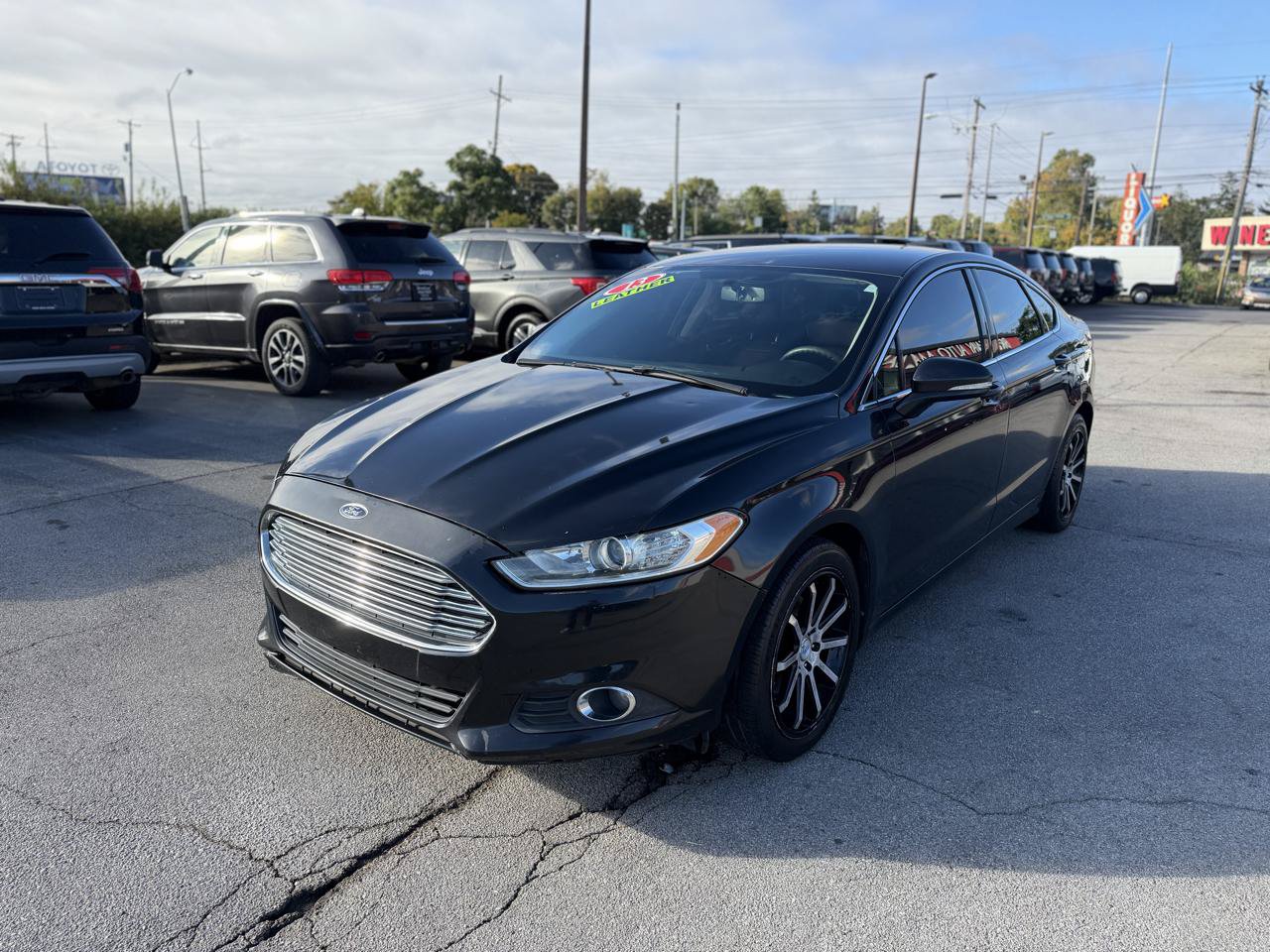 Used 2014 Ford Fusion SE w/ Equipment Group 202A FWD image 7