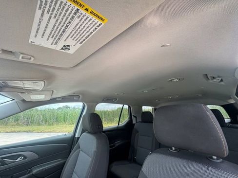 Used 2021 Chevrolet Traverse LS FWD image 27