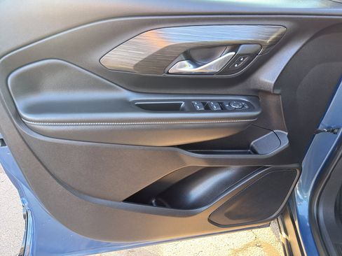 Used 2024 GMC Terrain SLE image 13