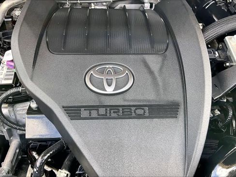 Used 2023 Toyota Highlander XLE image 33