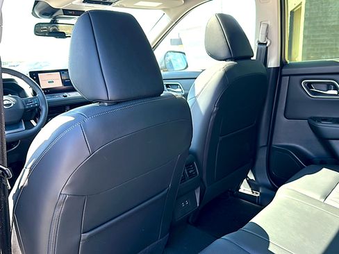 New 2026 Nissan Rogue Platinum AWD/4WD image 15