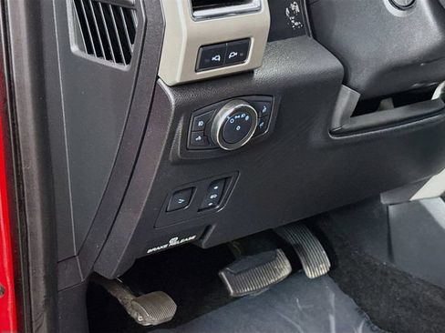 Used 2018 Ford F250 Lariat w/ Lariat Ultimate Package AWD/4WD image 10