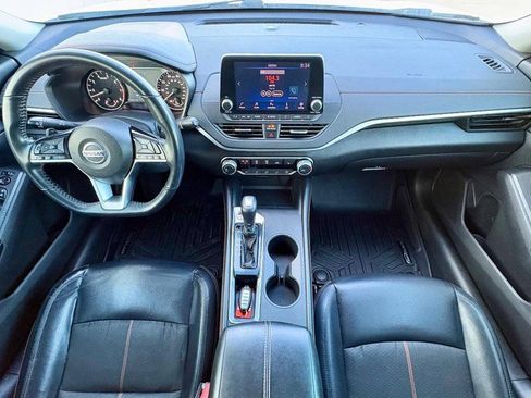 Used 2020 Nissan Altima 2.5 SR w/ Premium Package image 12