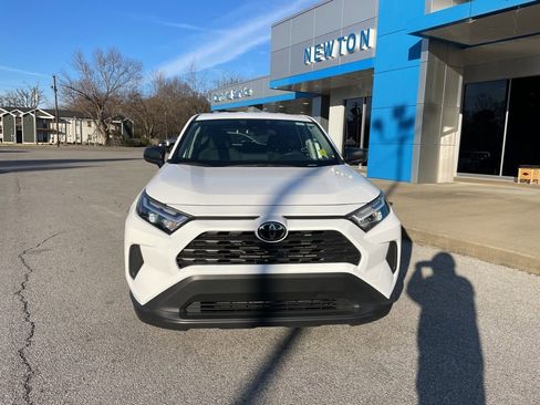 Used 2025 Toyota RAV4 LE image 3