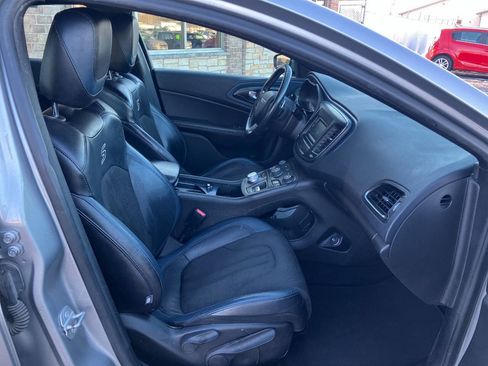 Used 2015 Chrysler 200 S w/ Comfort Group image 14