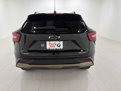 Used 2025 Chevrolet Trax ACTIV w/ Driver Confidence Package FWD image 4