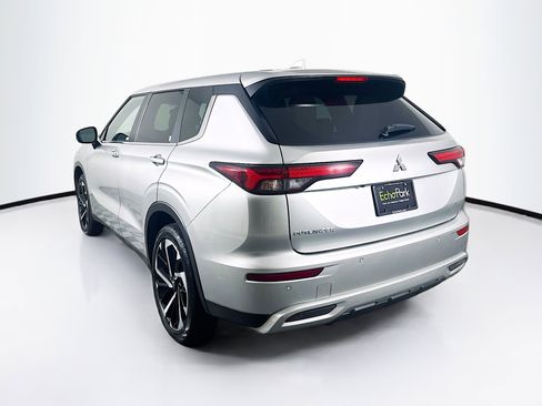 Used 2024 Mitsubishi Outlander SE image 5