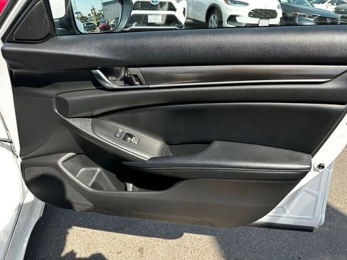 Used 2018 Honda Accord Sport image 13
