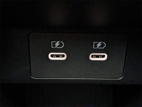 New 2025 Mitsubishi Outlander SE image 21