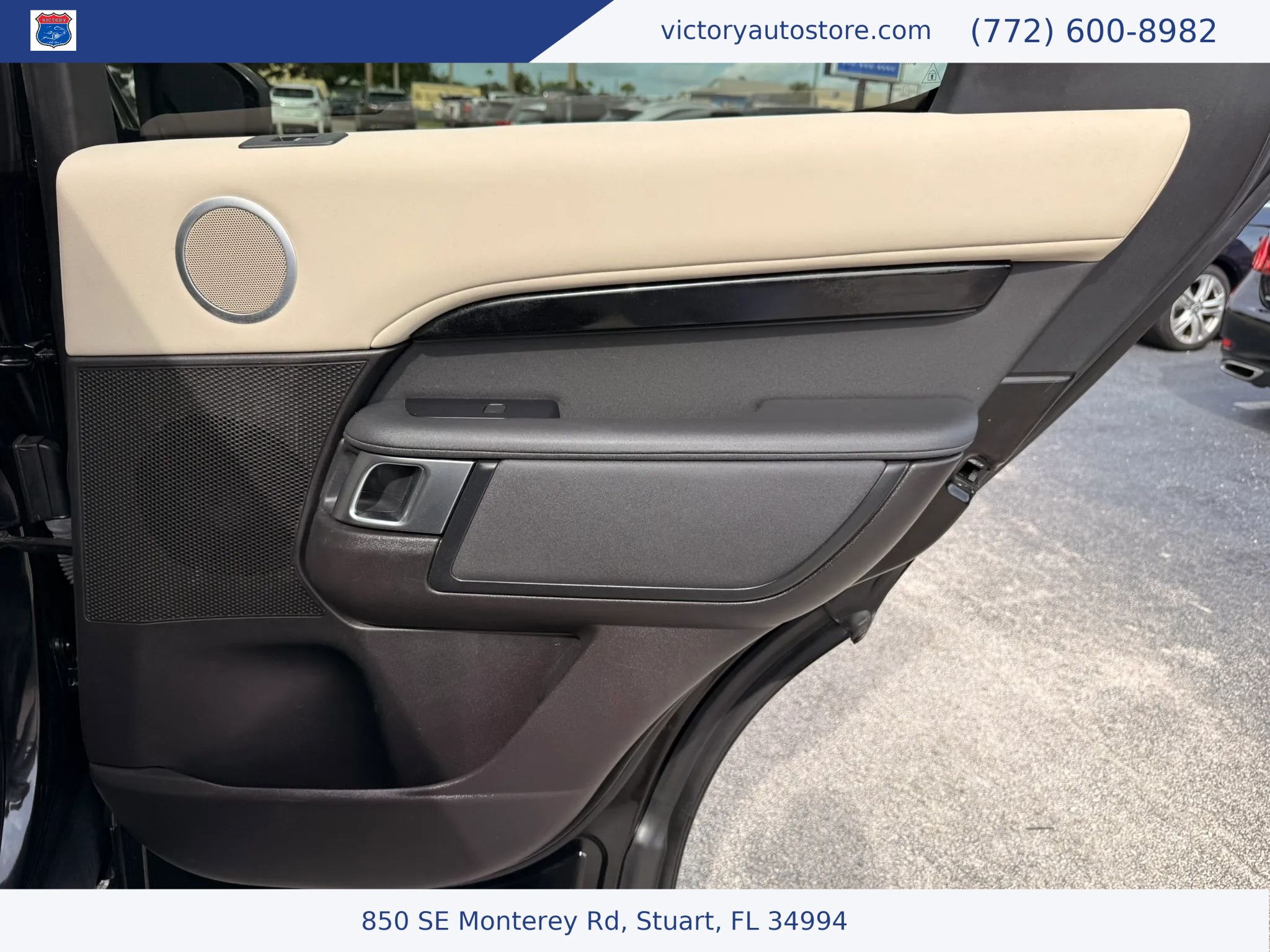 Used 2019 Land Rover Discovery SE AWD/4WD image 24