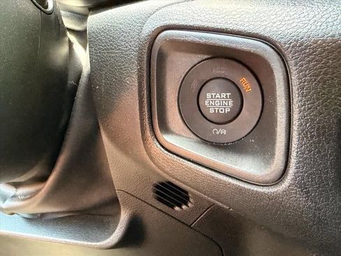 Used 2025 Jeep Wrangler Unlimited Sport AWD/4WD image 24