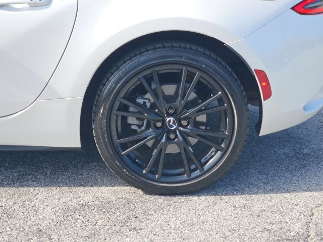 Certified 2024 MAZDA MX-5 Miata Club RWD image 32