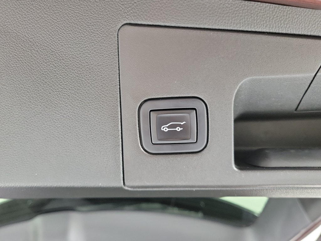 Used 2022 Cadillac XT5 Premium Luxury w/ Technology Package FWD image 10